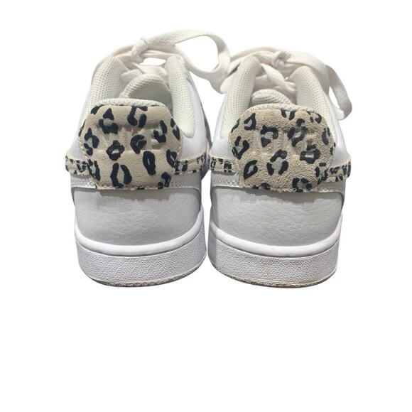 Nike Court Vision Lo Womens Sneakers Size 8 White DD9665-100 Animal Print‎ - Picture 4 of 8